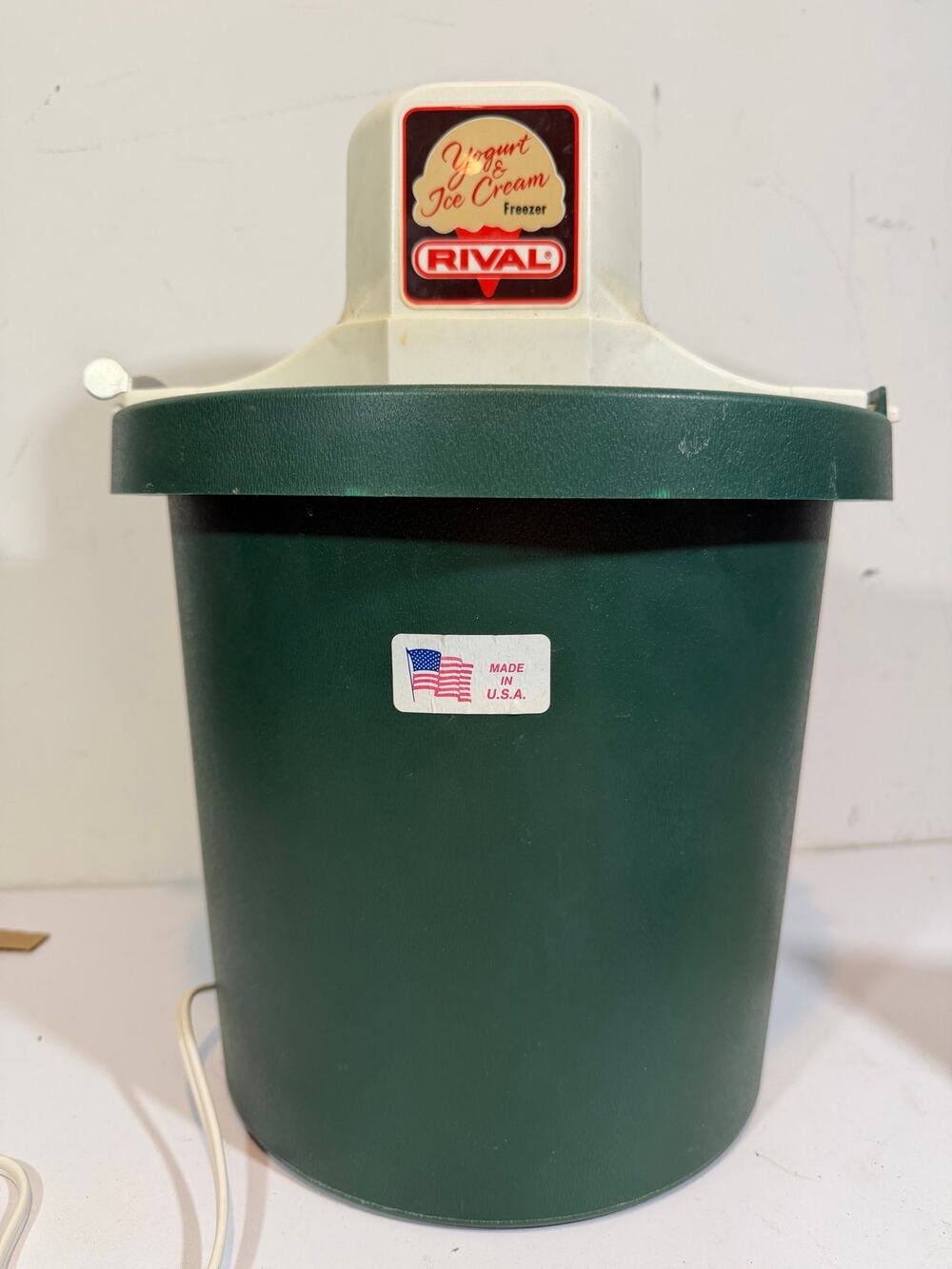 Vintage Rival 4 Qt Ice Cream & Yogurt Freezer Ice Cream Maker 8401 Green